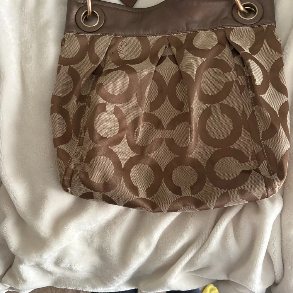 Coach Tan and Brown Signature Shoulder Bag - Picture 2 of 10